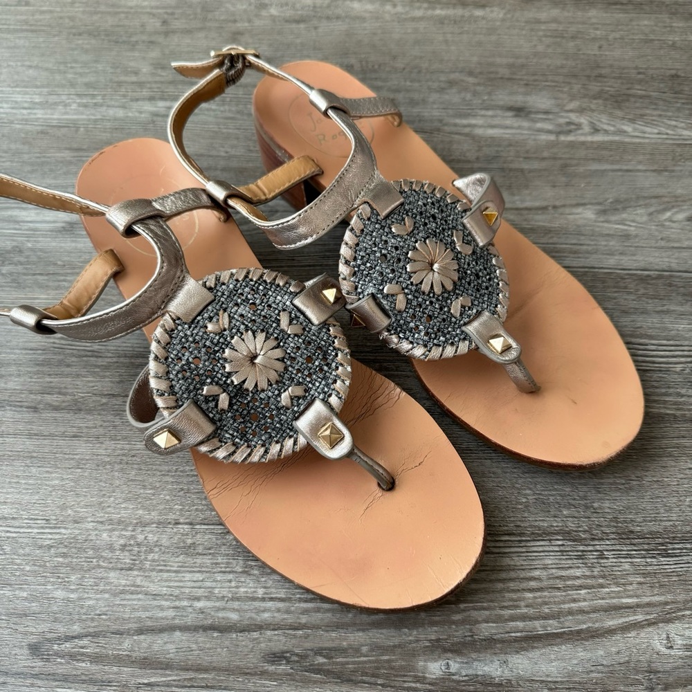 Jack Rogers Gretchen Thong Medallion Sandals Metallic Silver 7